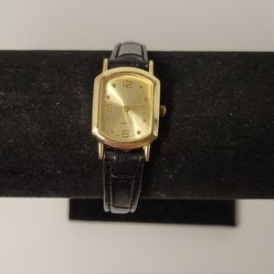 ▪︎Like New! Fashion Women's Watch